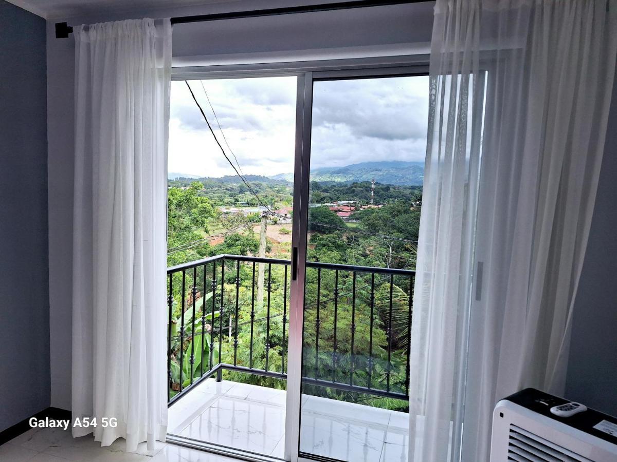 Victoria House Hostel San Isidro De El General ภายนอก รูปภาพ